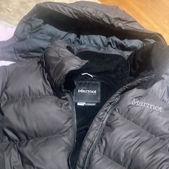 Marmot Women’s Puffer Coat Size Medium Duck Down Coat- Read description. - Picture 4 of 7